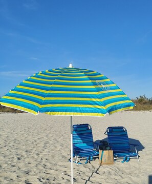 Liegestühle, Strandtücher