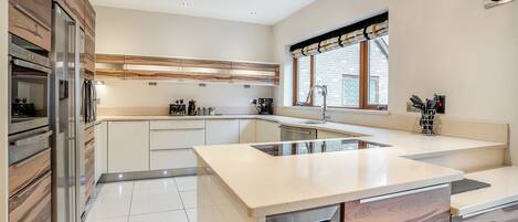 Lave-vaisselle, chaise haute