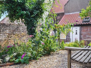 Property grounds - 4 bedroom accommodation in Bridlington (Bridlington)