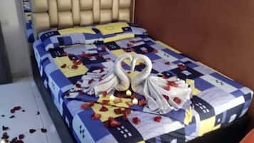 Desk, iron/ironing board, free WiFi, bed sheets