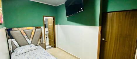 Comfort Double Room, 1 Bedroom, Air conditioning | Desk, iron/ironing board, free WiFi, bed sheets