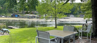 Bayside cottage is our new Hamlin lake cottage. Complete with docks 50’ away.