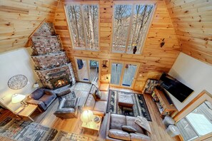 TV, fireplace