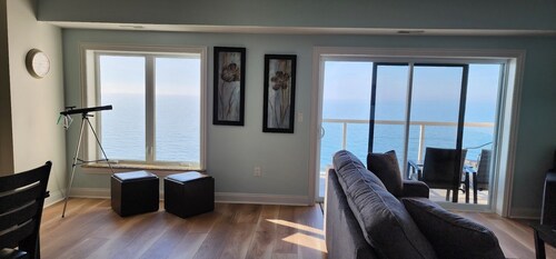 Enjoy sunsets @ spacious 3br/2ba lakefront condo #306--perfect for families 