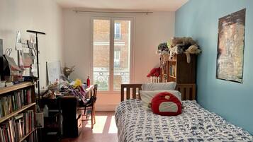 4 bedrooms, free WiFi, bed sheets