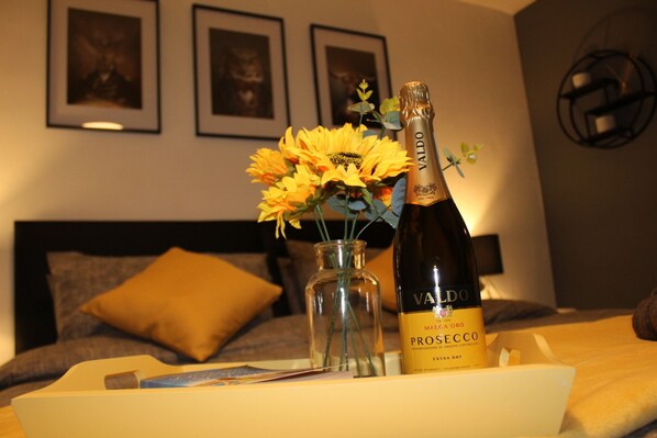 3 bedrooms, desk, iron/ironing board, travel cot