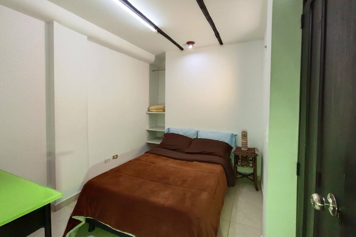 Wifi gratis y ropa de cama 
