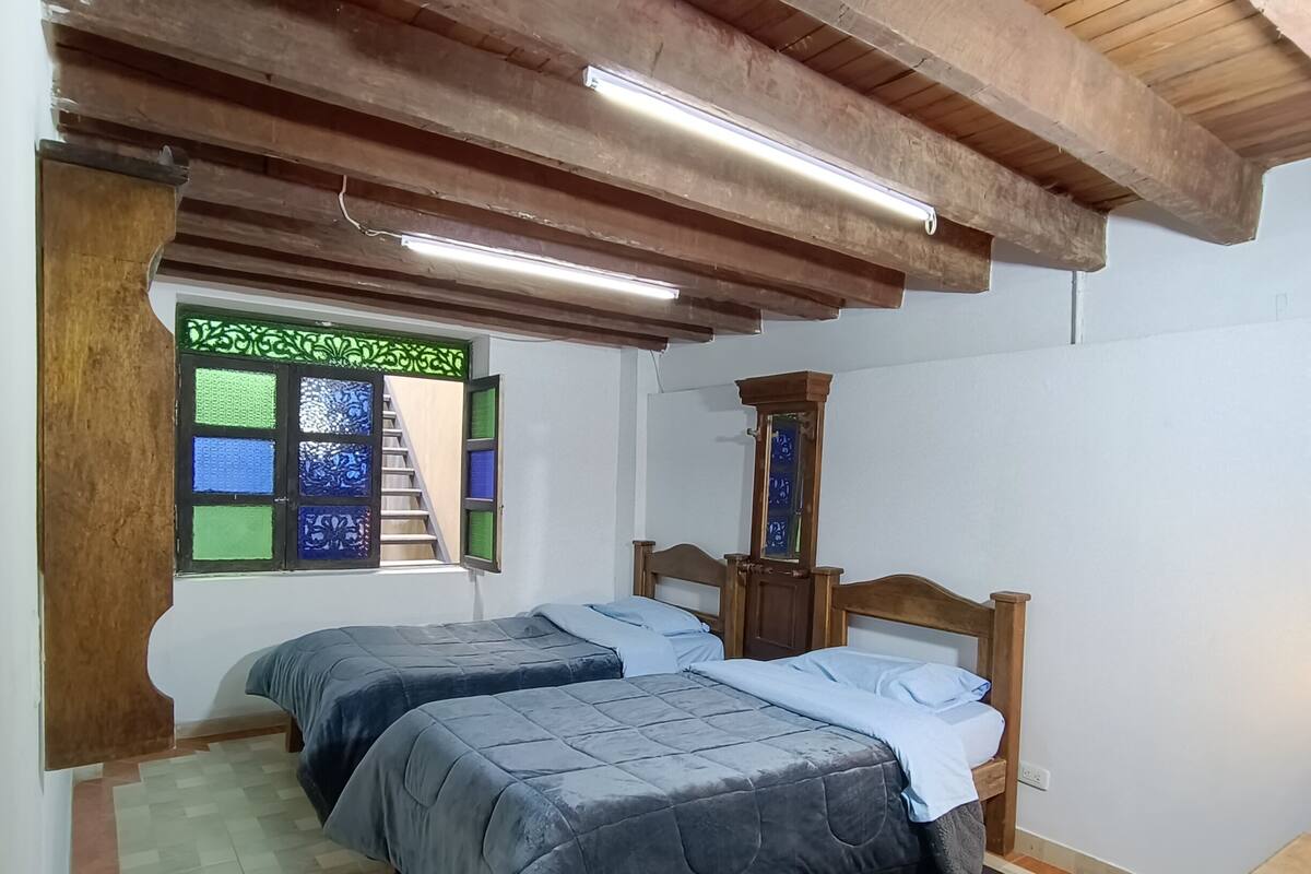 Wifi gratis y ropa de cama 