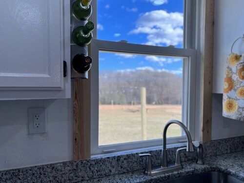 1945 Charming Farmhouse with creek, fire pit and trails