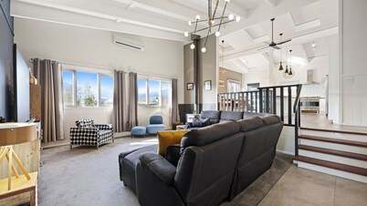 Luxury 5BR Mountain Home - Mt Buller Views