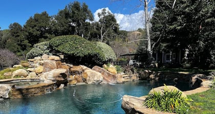 Private 1 Acre Resort, 1+Den with pool in Malibu Canyon minutes from the beach.