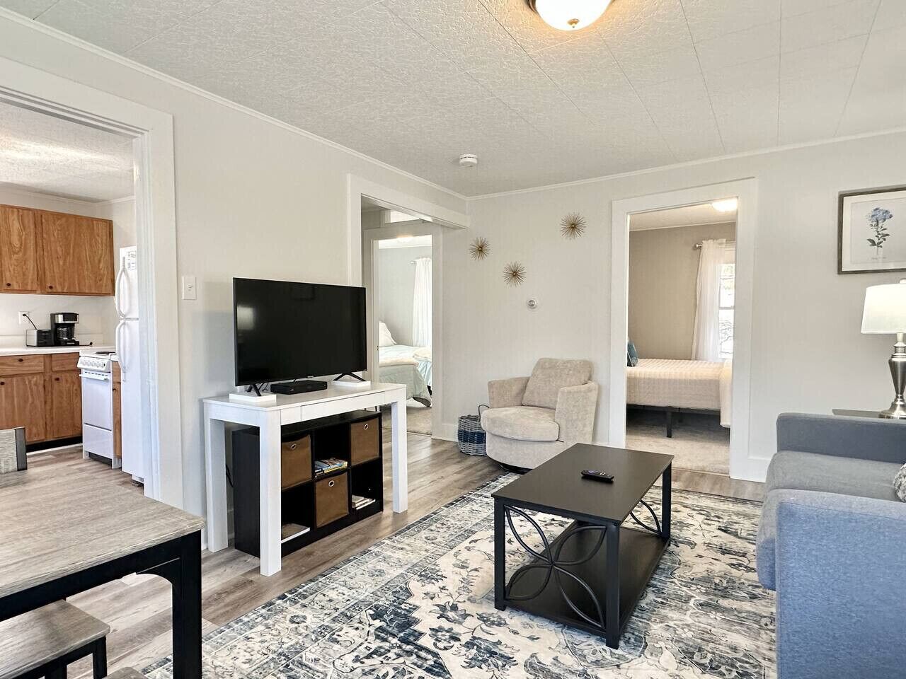 2 chambres, fer et planche à repasser, Wi-Fi, draps fournis