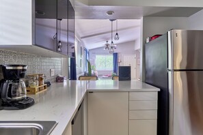 Fridge, microwave, oven, stovetop - No Cleaning Fee • Great Neighborhood • PETS Allowed! (Austin)