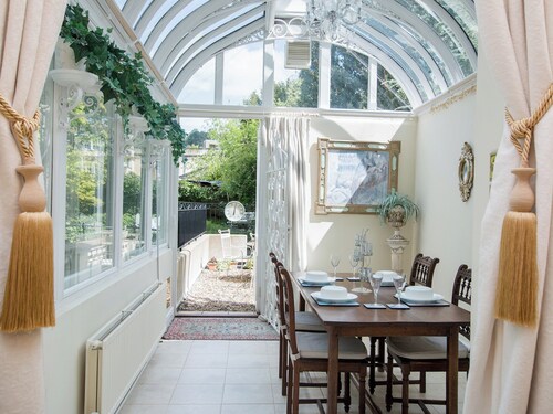 Royal Crescent Apartment