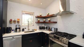 Fridge, microwave, oven, dishwasher