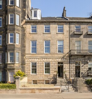 Exterior detail - The Townhouse (Edinburgh)
