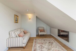 Classic Loft, Kitchenette, Park View | Living area