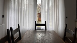 Dining - Enjoy your stay in a cosy corner in Rotterdam (Rotterdam)