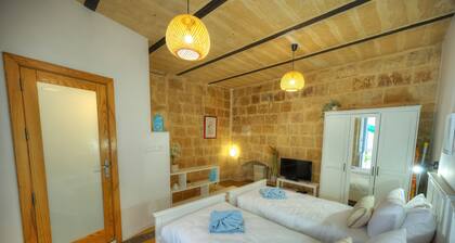 Charming 2bedroom townhouse Valletta center KBUT1-1