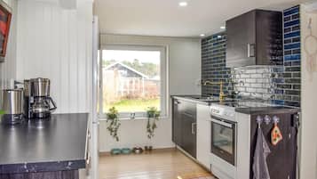 KĂŒhlschrank, Herdplatte, GeschirrspĂŒler