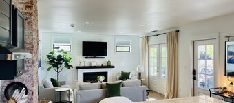 Wine Country Gem in downtown McMinnville.  Walk to Wineries & Restaurants!