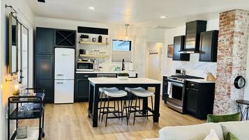 Microwave, oven, stovetop, dishwasher