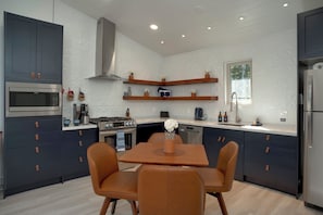 Fridge, microwave, oven, dishwasher - Cozy Cabin in the Woods,ADA, King Bed, Cold A/c, Fire Pit (Angel Fire)