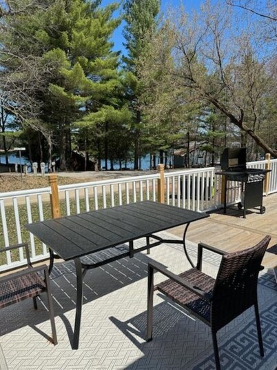 Wild Rose Retreat - Hot tub and Lake Access