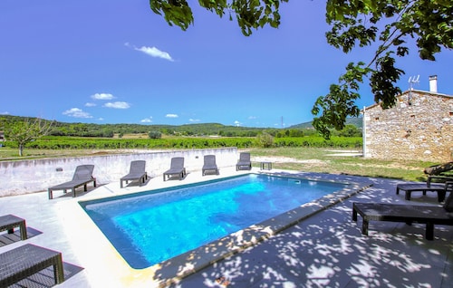 Cozy home in La Garde Adhémar