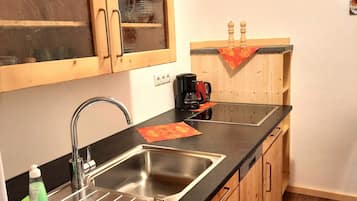 Réfrigérateur, four, plaque de cuisson, lave-vaisselle