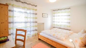 2 bedrooms, bed sheets