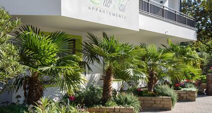 Apartment 'Peter Paul Terrasseapp Burgenblick' with Mountain View and Terrace