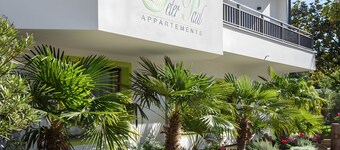 Apartment 'Peter Paul Terrasseapp Burgenblick' with Mountain View and Terrace