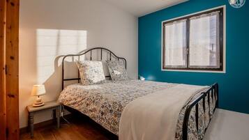 3 soverom, strykejern/-brett, reiseseng for barn og wi-fi (inkludert)