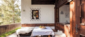 Chalet 'Am Reschensee' with Lake View, Private Terrace and Private Garden