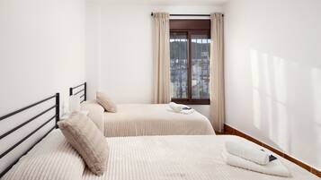 2 habitaciones, tabla de planchar con plancha y wifi gratis