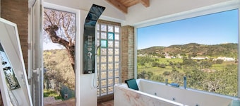 Villa 'Casa Da Maria Teresa V3' with Shared Pool, Wi-Fi and Air Conditioning