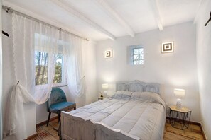 3 bedrooms, iron/ironing board, free WiFi, bed sheets - Villa 'Casa Da Maria Teresa V3' with Shared Pool, Wi-Fi and Air Conditioning (Santa Catarina da Fonte do Bispo)