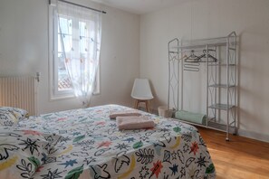 3 chambres, fer et planche à repasser, Wi-Fi gratuit, draps fournis