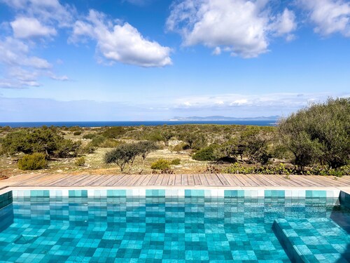 Holiday Home 'Can Picca' with Sea Views, Private Pool and Wi-Fi