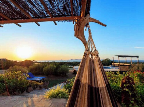 Ferienhaus 'Can Piedrópolis' mit Meerblick, privatem Pool und WLAN