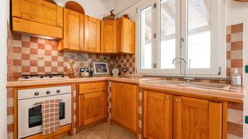 Refrigerador, horno, parrilla de estufa y lavavajillas