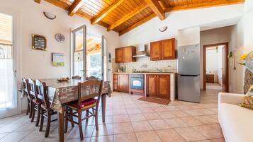 Kylskåp, ugn, spishäll och diskmaskin