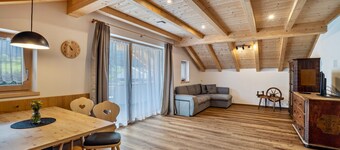 Apartment 'Krämerhof Apt Aferer Geisler' with Mountain View, Shared Garden and Wi-Fi