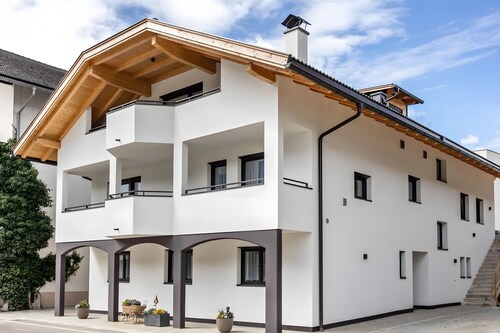 Ferienwohnung 'Krämerhof Apt Peitlerkofel' mit Bergblick, Gemeinschaftsgarten und WLAN