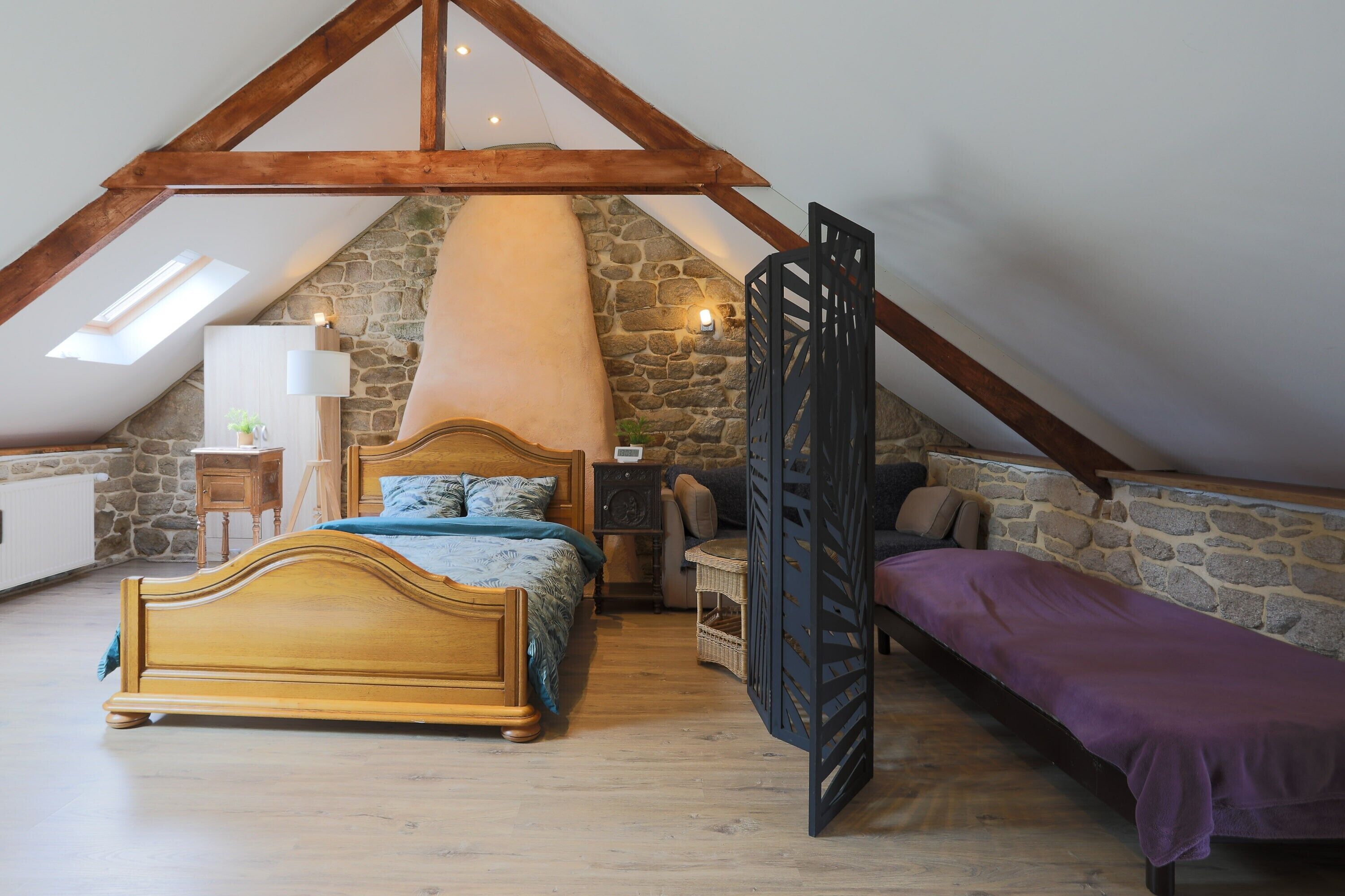 4 bedrooms, iron/ironing board, free WiFi, bed sheets