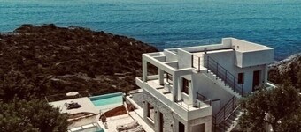 Villa 'Nature's Dreamcatcher' with Sea View, Wi-Fi and Air Conditioning