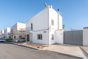 Exterior - Holiday Home 'Ca Michico' with Private Pool, Wi-Fi and Air Conditioning (Tous)