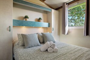 2 bedrooms, iron/ironing board, free WiFi, bed sheets - Holiday Home 'La Breña' with Private Pool, Wi-Fi and Air Conditioning (Barbate)