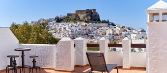 'El Ático Del Oasis' Apartment with Sea Views, Wi-Fi, and Air Conditioning